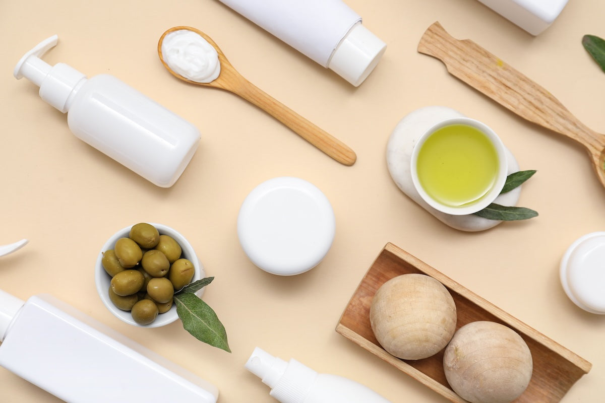 Aceite de oliva virgen extra para las rutinas de belleza y skin care naturales