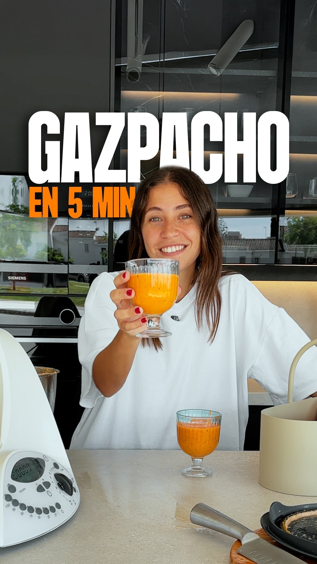 Receta rápida saludable de gazpacho con chorrito de aceite de oliva virgen extra Squizz
