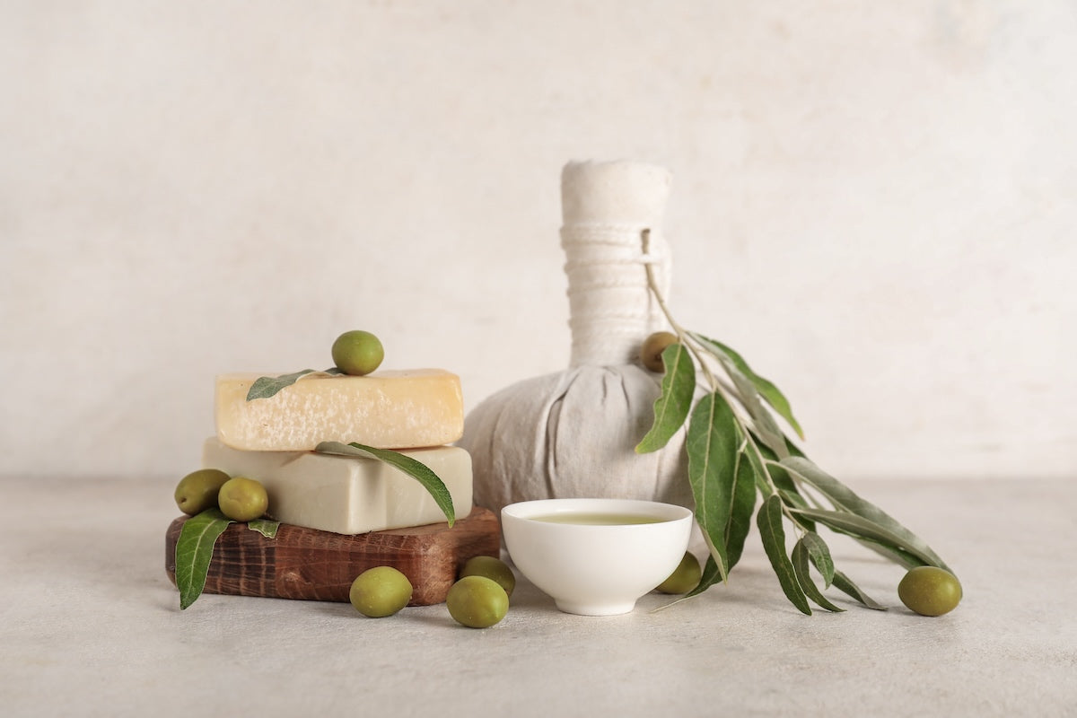 El aceite de oliva virgen extra puede ser el aliado perfecto de tu belleza. Consejos y usos del AOVE fuera de la cocina